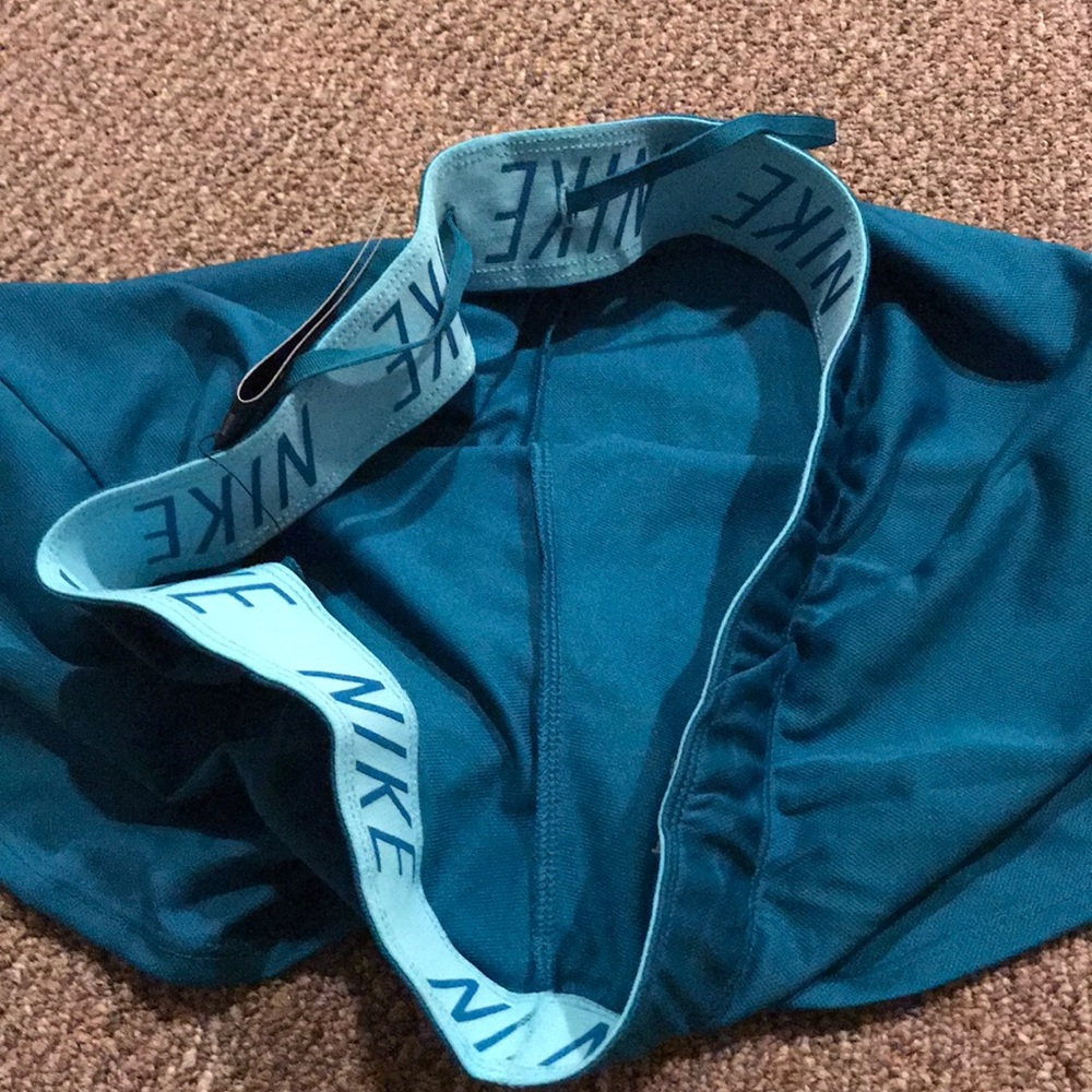 New Women NIKE DRY-FIT Running ๐โโ๏ธ Shorts Sz S - Picture 7 of 8
